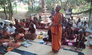 http://nithyananda.org/sites/default/files/photo-gallery/2012-11-17%2007.26.12.jpg