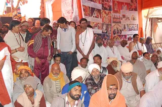 http://nithyananda.org/sites/default/files/photo-gallery/2013Feb12-Nithyananda-Kumbha-Mela-DSC_0074_0.JPG