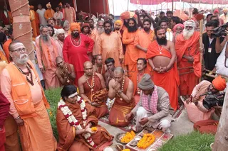 http://nithyananda.org/sites/default/files/photo-gallery/2013Feb12-Nithyananda-Kumbha-Mela-IMG_7936_0.JPG