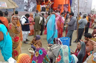 24 Hour Anna Daan Prasad (Free Food) offering at Nithyananda Dhyanapeeta Ashram at Kumbh Puri continues