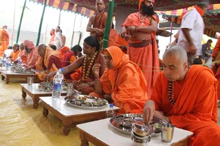 Swamiji and other Mahamandaleshwars at the Bandara