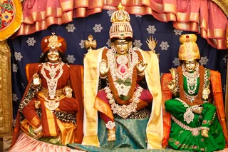 http://nithyananda.org/sites/default/files/photo-gallery/2014-01jan-18th-nithyananda-diary-haridwar-IMG_6708Leela%20Alankar_0.JPG