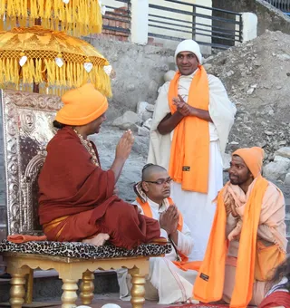 http://nithyananda.org/sites/default/files/photo-gallery/2014-01jan-19th-nithyananda-diary_IMG_6014_haridwar-ia-rishikesh-visit.JPG