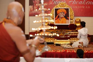 http://nithyananda.org/sites/default/files/photo-gallery/2014-01jan-19th-nithyananda-diary_IMG_7472_haridwar-ia-arati-to-achalamoorti.JPG