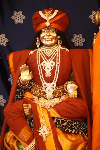 http://nithyananda.org/sites/default/files/photo-gallery/2014-01jan-20th-nithyananda-diary_IMG_7300_leela-alankaram-haridwar-ia.JPG