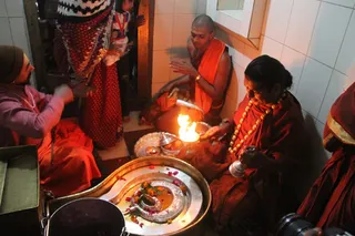 http://nithyananda.org/sites/default/files/photo-gallery/2014-01jan-22nd-nithyananda-diary_IMG_7977_haridwar-neelkant-temple-swamiji-perform-puja-abishekam-aarathi.JPG