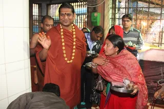 http://nithyananda.org/sites/default/files/photo-gallery/2014-01jan-22nd-nithyananda-diary_IMG_7998_haridwar-neelkant-temple-swamiji-blessing.JPG