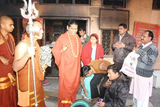 http://nithyananda.org/sites/default/files/photo-gallery/2014-01jan-22nd-nithyananda-diary_IMG_8001_haridwar-neelkant-temple-swamiji-blessing.JPG