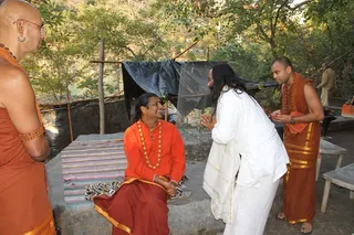 http://nithyananda.org/sites/default/files/photo-gallery/2014-01jan-22nd-nithyananda-diary_IMG_8080_haridwar-neelkant-temple-wayside-swamiji-sitting-blessing.JPG