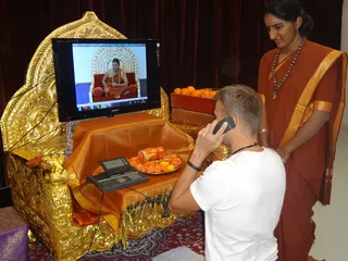 e-Kalpataru participants in Bidadi receiving Kalpataru Blessings from Swamiji in Haridwar