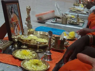 http://nithyananda.org/sites/default/files/photo-gallery/2014-01jan-29th-nithyananda-diary_DSC00175_paduka-puja-to-swami-nithyananda.JPG