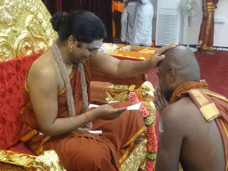 http://nithyananda.org/sites/default/files/photo-gallery/2014-02feb-05th-nithyananda-diary__SC00666_bidadi-kalpataru-darshan-receiving-blessings_0.JPG