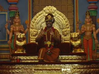Paramahamsa Nithyananda begins the Nithya Satsang