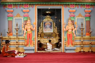 http://nithyananda.org/sites/default/files/photo-gallery/2014-02feb-07th-nithyananda-diary_IMG_9325_bidadi-padukapuja.JPG