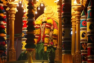 http://nithyananda.org/sites/default/files/photo-gallery/2014-02feb-13th-nithyananda-diary_IMG_9847_bidadi-rajarajeshwari-rathotsavam_0.JPG