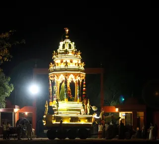 http://nithyananda.org/sites/default/files/photo-gallery/2014-02feb-13th-nithyananda-diary_IMG_9910_bidadi-rajarajeshwari-rathotsavam_0.JPG