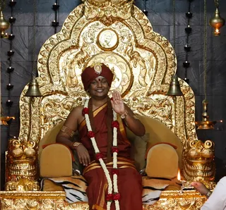 http://nithyananda.org/sites/default/files/photo-gallery/2014-02feb-14th-nithyananda-diary_IMG_9954_bidadi-swamiji-nithya-satsang_0.JPG