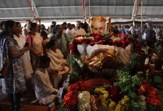 http://nithyananda.org/sites/default/files/photo-gallery/2014-02feb-18th-nithyananda-diary_IMG_9744_bidadi-rishi-prabhakar-demise-swamiji-visit.JPG