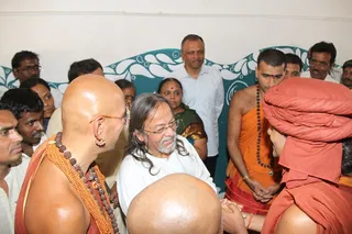 Bhagavan Sri Nithyananda Paramashivam offers his support to the near and dear ones the spiritual leader Sri Rishi Prabhakar