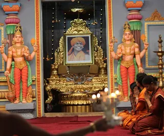 http://nithyananda.org/sites/default/files/photo-gallery/2014-02feb-18th-nithyananda-diary_IMG_9845_bidadi-padukapuja_0.JPG