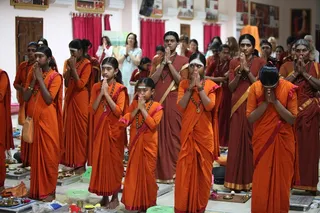 http://nithyananda.org/sites/default/files/photo-gallery/2014-02feb-18th-nithyananda-diary_IMG_9847_bidadi-devotees-welcome-swamiji_0.JPG