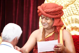 http://nithyananda.org/sites/default/files/photo-gallery/2014-02feb-18th-nithyananda-diary_IMG_9895_bidadi-swamiji-kalpataru-darshan_0.JPG