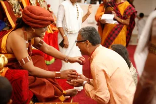 http://nithyananda.org/sites/default/files/photo-gallery/2014-02feb-21st-nithyananda-diary_IMG_0219_bidadi-kalpataru-darshan_1.JPG