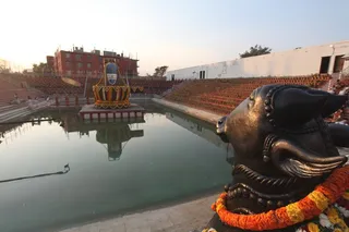 http://nithyananda.org/sites/default/files/photo-gallery/2014-02feb-27th-nithyananda-shivaratri-evening_IMG_2041_rudrabishekam.JPG