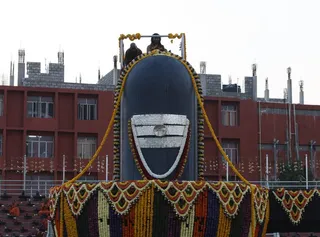 http://nithyananda.org/sites/default/files/photo-gallery/2014-02feb-27th-nithyananda-shivaratri-evening__MG_2142_rudrabishekam.JPG