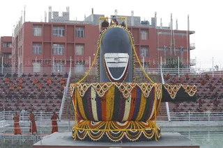 http://nithyananda.org/sites/default/files/photo-gallery/2014-02feb-27th-nithyananda-shivaratri-evening__MG_2176_rudrabishekam.JPG