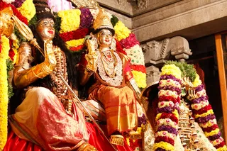 http://nithyananda.org/sites/default/files/photo-gallery/2014-02feb-27th-nithyananda-shivaratri-morning_IMG_1321_dwajarohanam-festival-flag-hoisting.JPG
