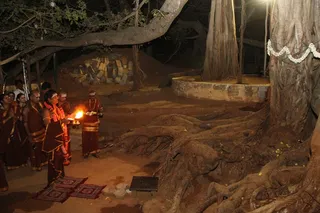 http://nithyananda.org/sites/default/files/photo-gallery/2014-02feb-27th-nithyananda-shivaratri-morning_IMG_1335_dwajarohanam-festival-flag-hoisting.JPG