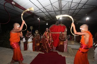 http://nithyananda.org/sites/default/files/photo-gallery/2014-02feb-27th-nithyananda-shivaratri-morning_IMG_1341_dwajarohanam-festival-flag-hoisting.JPG