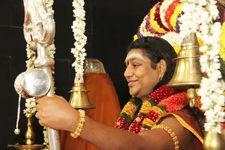http://nithyananda.org/sites/default/files/photo-gallery/2014-02feb-27th-nithyananda-shivaratri-morning_IMG_1423_padapuja-swamiji-lotus-feet.JPG
