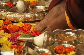 http://nithyananda.org/sites/default/files/photo-gallery/2014-02feb-27th-nithyananda-shivaratri-morning_IMG_1426_padapuja-swamiji-lotus-feet.JPG