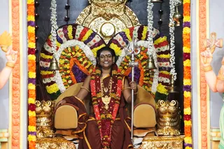 http://nithyananda.org/sites/default/files/photo-gallery/2014-02feb-27th-nithyananda-shivaratri-morning_IMG_1509_dwajarohanam-festival-flag-hoisting.JPG