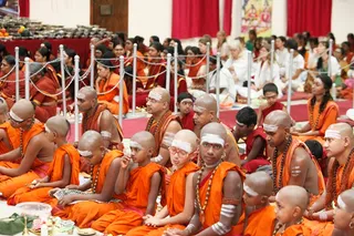 http://nithyananda.org/sites/default/files/photo-gallery/2014-02feb-27th-nithyananda-shivaratri-morning_IMG_1533_dwajarohanam-festival-flag-hoisting.JPG