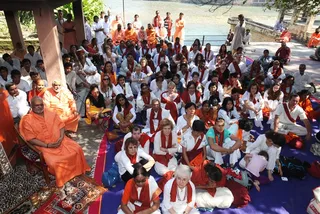 http://nithyananda.org/sites/default/files/photo-gallery/2014-03mar-15th-nithyananda-diary-haridwar_IMG_6172-20140314-200815.JPG