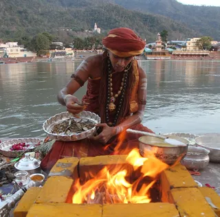 http://nithyananda.org/sites/default/files/photo-gallery/2014-03mar-18th-nithyananda-diary-haridwar_IMG_7485_ganga-rishikesh.JPG