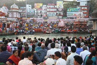 http://nithyananda.org/sites/default/files/photo-gallery/2014-03mar-20th-nithyananda-diary-haridwar_IMG_8012_ganga-arathi-paramahamsa-nithyananda.JPG