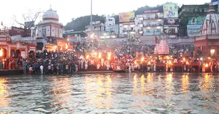 http://nithyananda.org/sites/default/files/photo-gallery/2014-03mar-20th-nithyananda-diary-haridwar_IMG_8062_ganga-arathi-paramahamsa-nithyananda.JPG