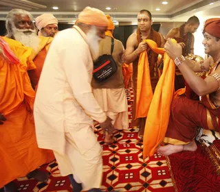 http://nithyananda.org/sites/default/files/photo-gallery/2014-03mar-20th-nithyananda-diary-haridwar_MG_8250_sadhus-kalpataru-darshan-swamiji.JPG