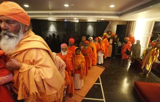 http://nithyananda.org/sites/default/files/photo-gallery/2014-03mar-20th-nithyananda-diary-haridwar_MG_8266_sadhus-kalpataru-darshan-swamiji.JPG