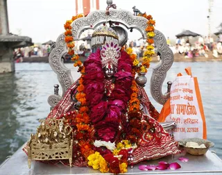 http://nithyananda.org/sites/default/files/photo-gallery/2014-03mar-20th-nithyananda-diary-haridwar__MG_8436_ma-ganga.JPG