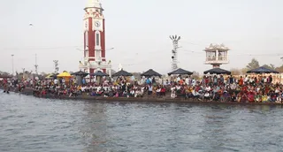 http://nithyananda.org/sites/default/files/photo-gallery/2014-03mar-20th-nithyananda-diary-haridwar__MG_8462_ganga-arathi-paramahamsa-nithyananda.JPG