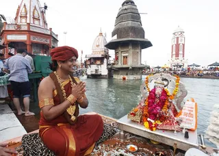 http://nithyananda.org/sites/default/files/photo-gallery/2014-03mar-20th-nithyananda-diary-haridwar__MG_8489_ganga-arathi-paramahamsa-nithyananda.JPG