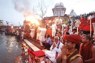 http://nithyananda.org/sites/default/files/photo-gallery/2014-03mar-20th-nithyananda-diary-haridwar__MG_8643_ganga-arathi-paramahamsa-nithyananda.JPG