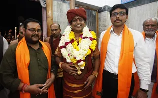 http://nithyananda.org/sites/default/files/photo-gallery/2014-03mar-20th-nithyananda-diary-haridwar__MG_8713_during-ganga-arathi.JPG