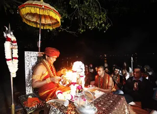 http://nithyananda.org/sites/default/files/photo-gallery/2014-03mar-20th-nithyananda-diary-haridwar__MG_8859_rudrabishekam-after-ganga-arathi-swamiji.JPG