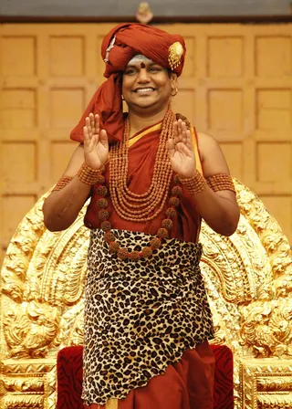 http://nithyananda.org/sites/default/files/photo-gallery/2014-04apr-10th-nithyananda-diary_MG_9237_swamiji-blessings.JPG